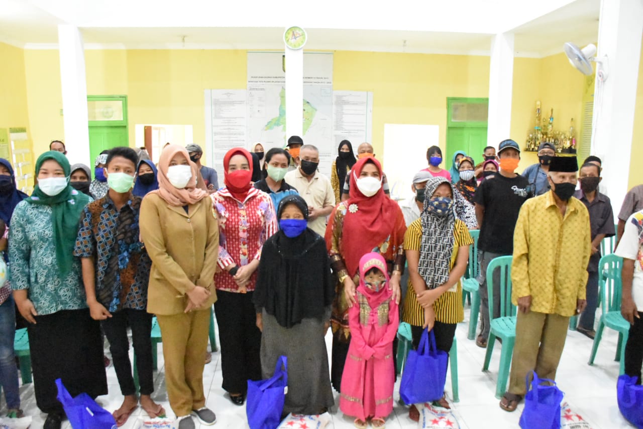 Ringankan Beban Masyarakat di Bulan Suci Ramadhan, TP PKK Sergai Bagikan Paket Sembako di 4 Kecamatan