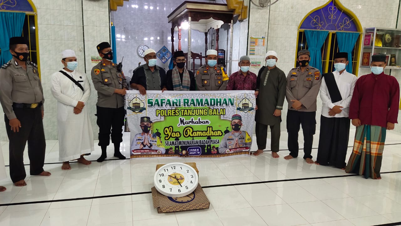 Tingkatkan Pendisiplinan Prokes dan Kamtibmas, Polres Tanjung Balai Safari Ramadhan di Mesjid kota Tanjung Balai