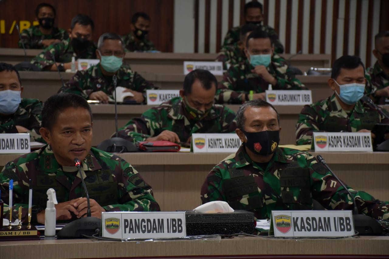 Vidcon dengan Satuan Jajaran, Pangdam I/BB Ajak Prajurit Kodam Ciptakan Situasi Aman dan Kondusif pada Libur Idul Fitri 1442 H