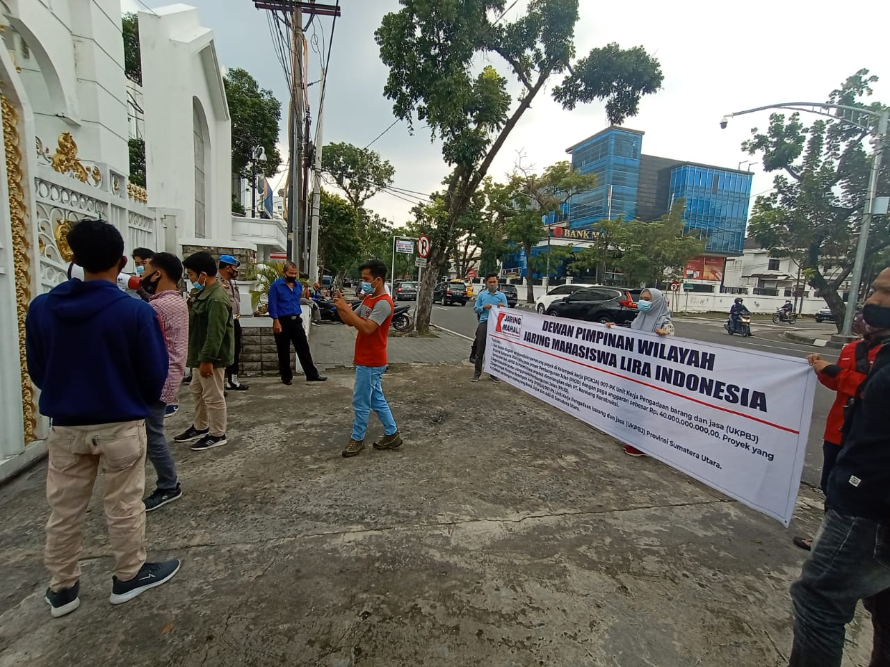 Mahasiswa LIRA Sumut Demo Soroti Proses Tender Pembangunan JalanÂ 