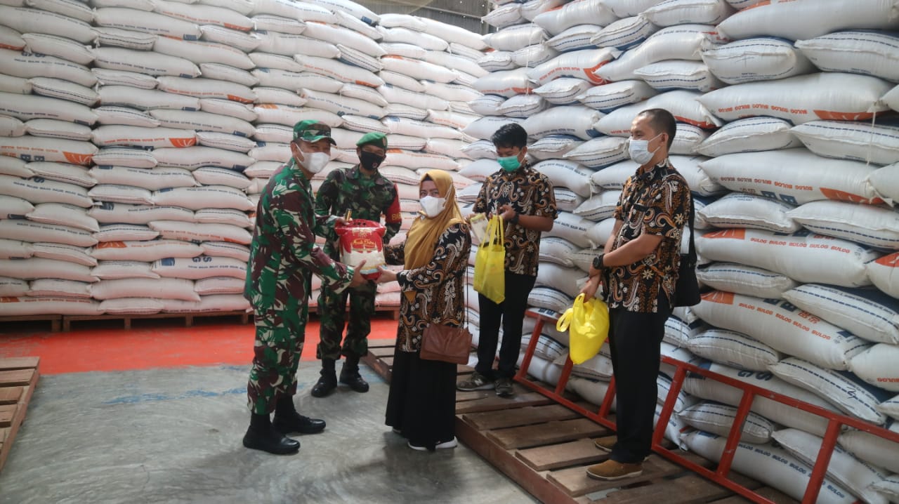 Atasi Keterbatasan Pangan, Dandim 0311/Pessel Sidak ke Gudang Bulog Salido