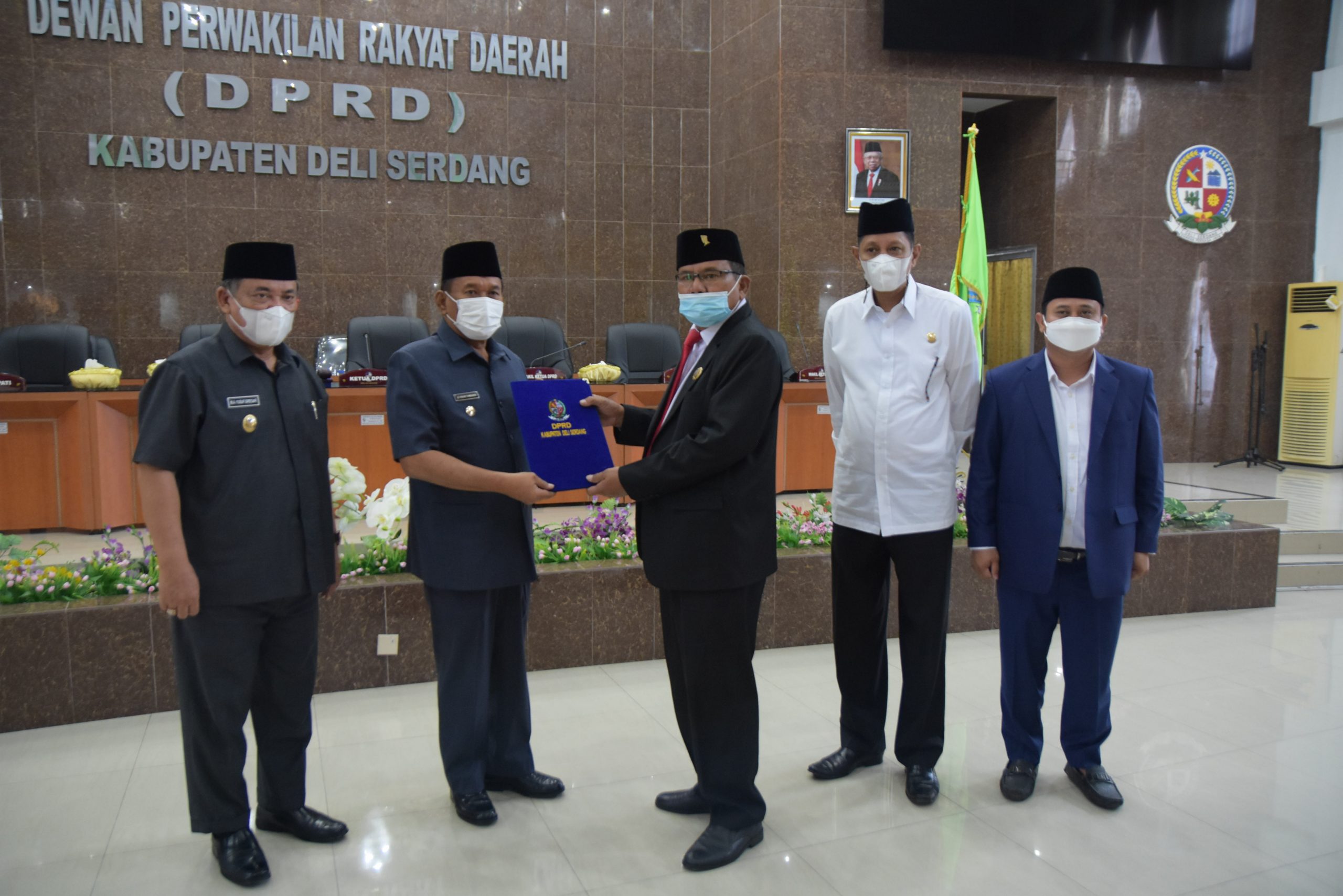 H Ashari Tambunan Terima Rekomendasi DPRD Deli Serdang Atas LKPJ Bupati Tahun Anggaran 2020