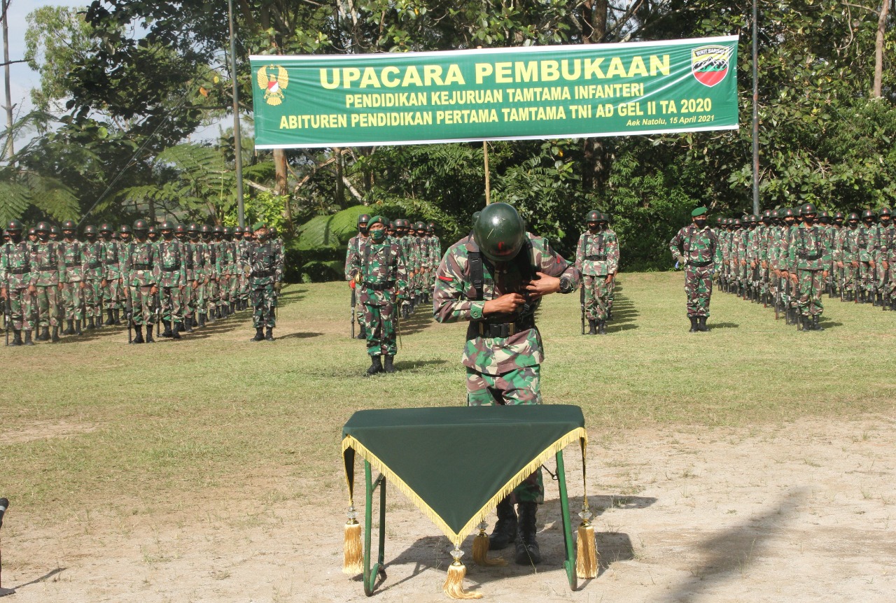 Danrindam I/BB Pimpin Upacara Pembukaan Pendidikan Kejuruan Tamtama Infanteri Abit Dikmata TNI AD Gel II TA 2020