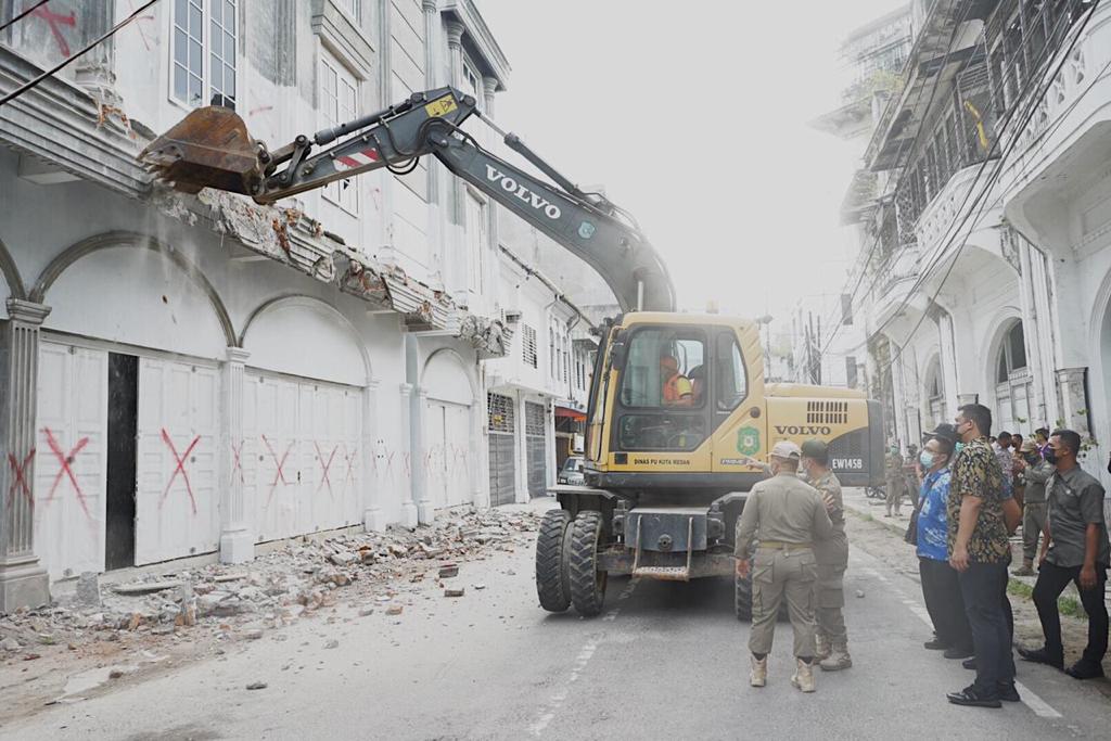 Tindak Bangunan Bermasalah, Bobby Nasution Selamatkan PAD Rp 250 Juta dalam Sebulan