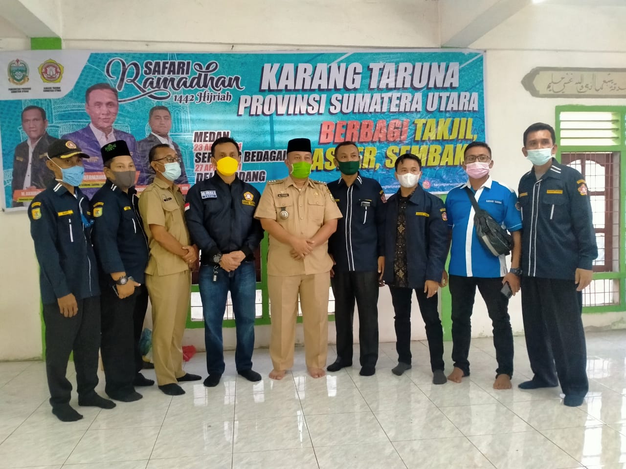 Karang Taruna Sumut Berbagi Takzil, Masker dan Sembako di Sergai