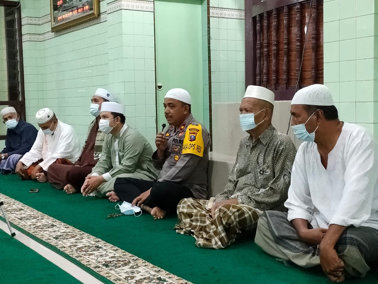 Gerakan Sholat Subuh Berkeliling Polres Tanjung Balai Sambil Berdakwah Kamtibmas Tingkatkan Pendisiplinan Prokes