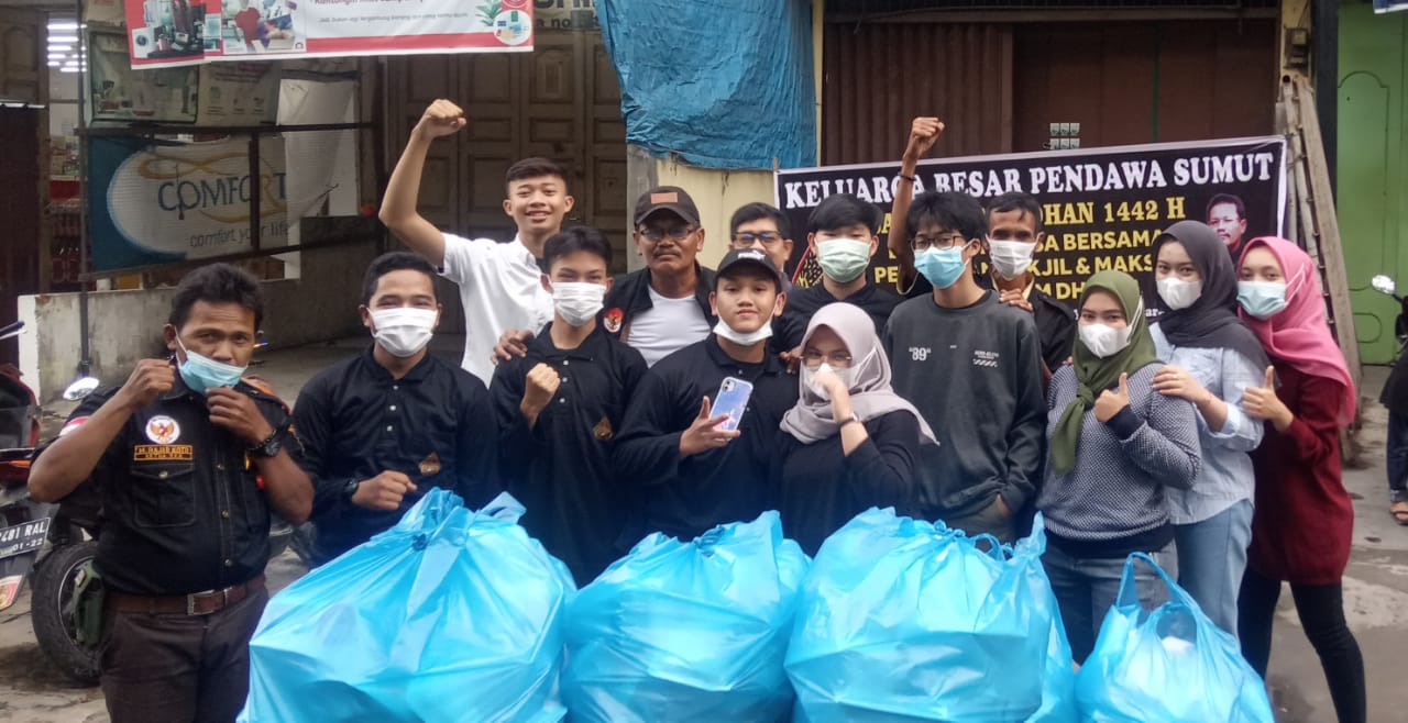 Generasi Millenial Pendawa Sambangi Warga Pengguna Jalan Sisingamangaraja
