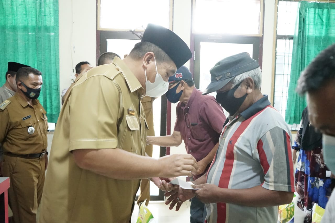 Pemkab Asahan Beri Bantuan Kepada 1000 Kaum Dhuafa DiduaÂ  Kecamatan