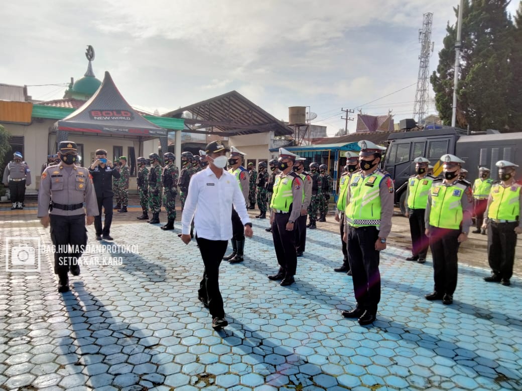 WAKIL BUPATI KARO PIMPIN APEL GELAR PASUKAN OPERASI â€œKETUPAT TOBA 2021â€.