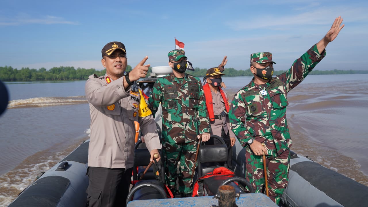 Kapolres Tanjung Balai Pimpin Patroli Perairan Gabungan TNI-Polri Antisipasi Pemudik Siluman dan TKI Ilegal
