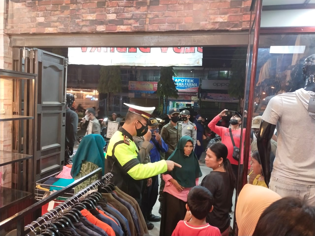Ops Yustisi Gabungan Pemko dan Polres Tanjung Balai Pastikan Pendisiplinan Prokes dan Razia Tempat Hiburan Malam