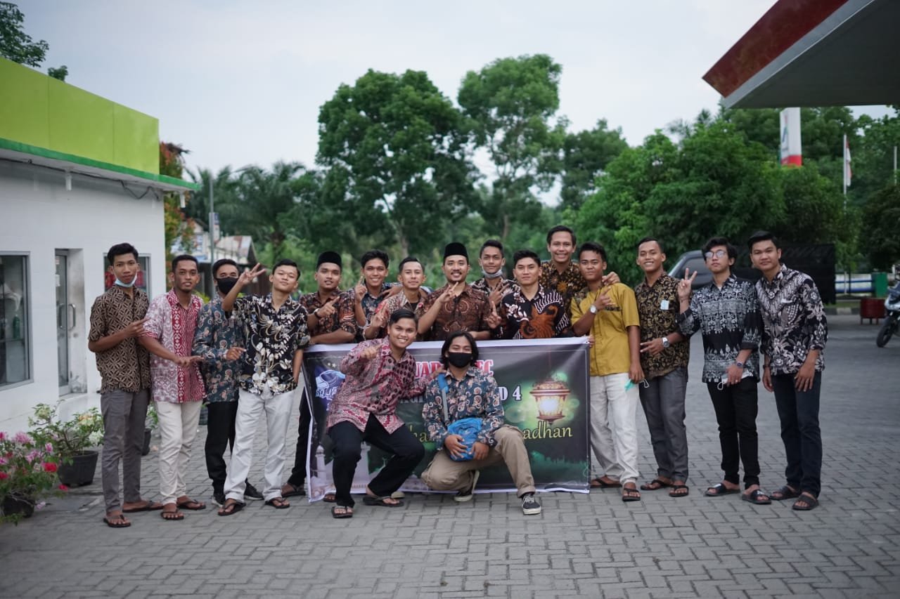 Jadi Edisi Keempat SQUADRA FC Kembali Bagikan Takjil