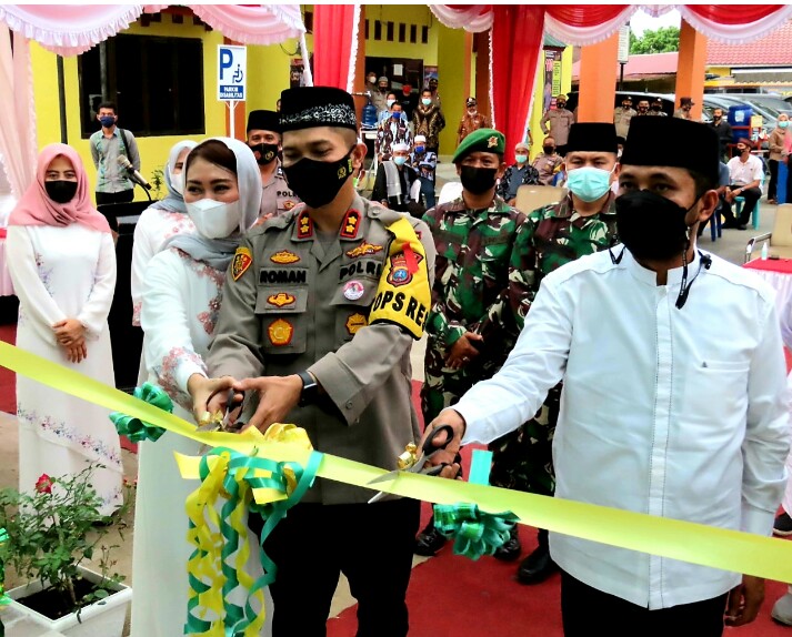 BUPATI PALUTA BERSAMA KAPOLRES TAPSEL RESMIKAN MUSHOLA POLSEK PADANGBOLAK