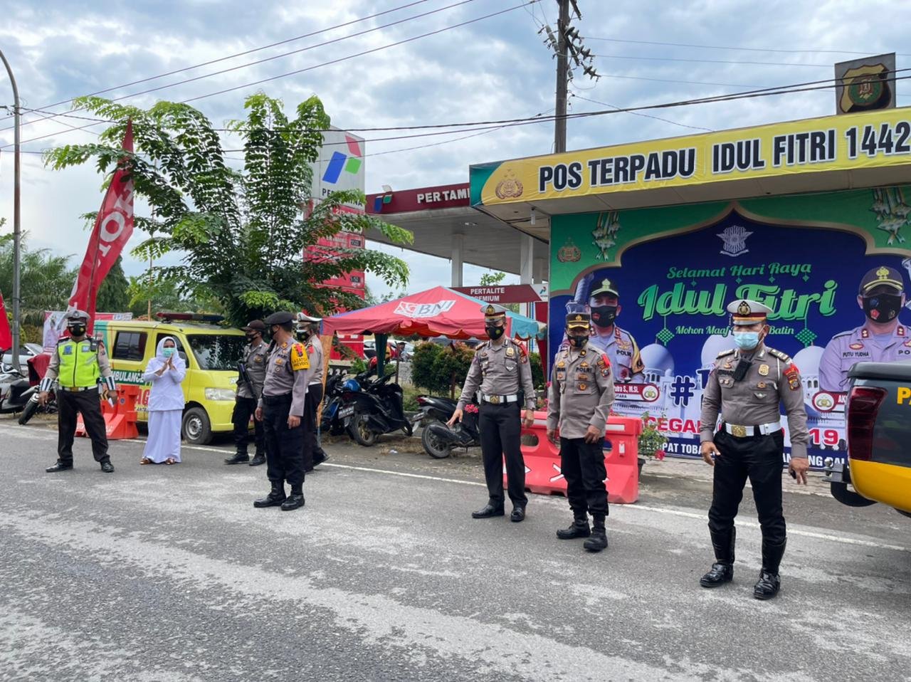 Polres Tanjung Balai Lakukan Penyekatan dan Pemeriksaan Warga Hendak Mudik Lebaran