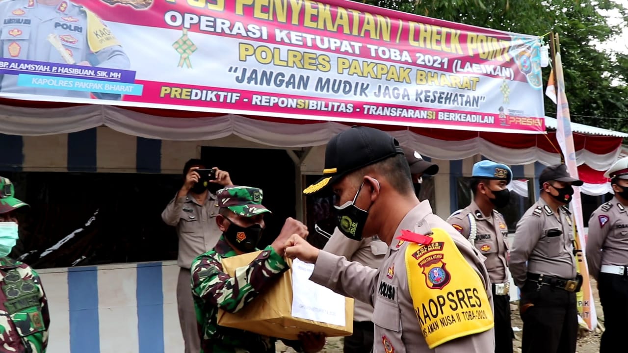 Kapolres Pakpak Bharat Bersama Forkopimda Pakpak Bharat Cek Pos Pam Lebaran Idul Fitri 1442 H-2021 M