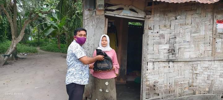 Paket Sembako dari PT.Angkasa pura II Kualanamu sentuh masyarakat kurang mampu