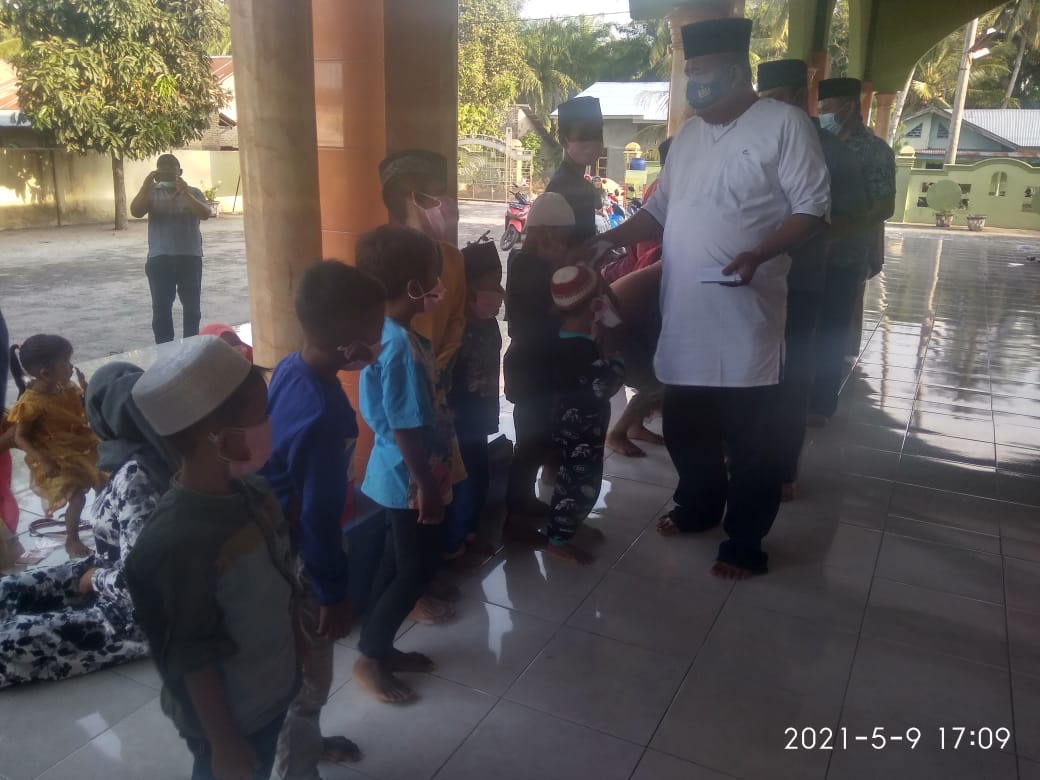 Sawaluddin Toelle santuni anak yatim Pantai labu