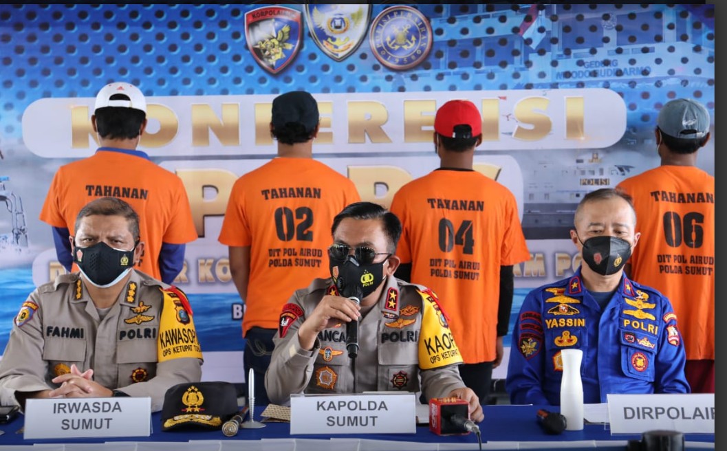 Kapolda Sumut dan Dir Polair Korpolairud Baharkam Polri Pimpin Press Rilis Penangkapan 2 Kapal Ikan Asing