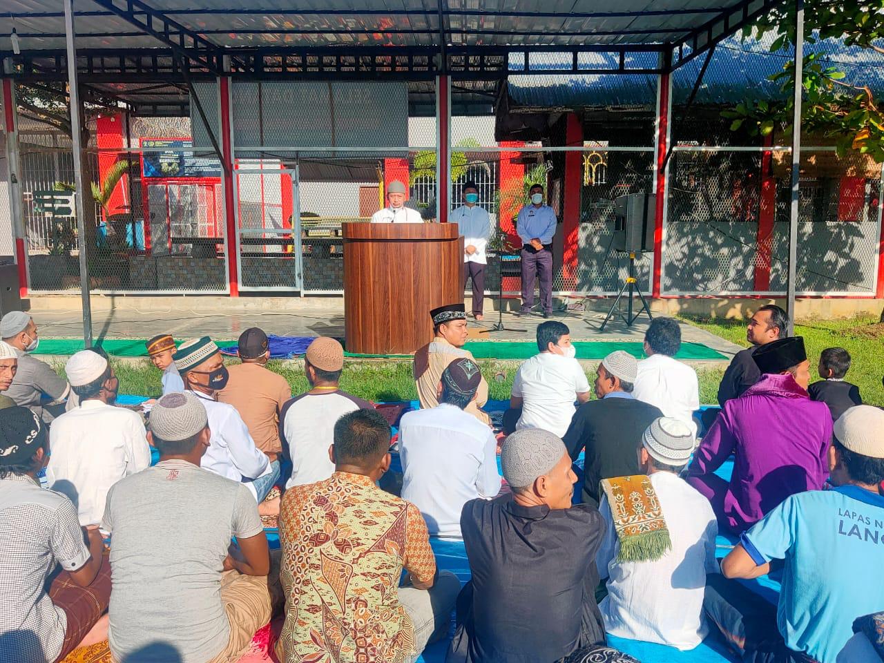 Lapas Narkotika Kelas IIA Langkat Gelar Shalat Idul Fitri Sekaligus Pemberian Remisi 743 Orang Napi