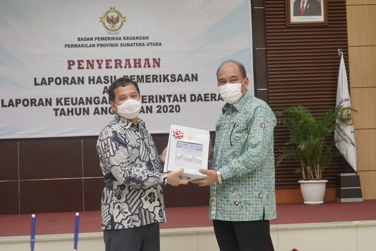 BPK SUMUT SERAHKAN LHP KEUANGAN, PEMKO TEBING TINGGI KEMBALI RAIH PENGHARGAAN DENGAN PREDIKAT WTP.