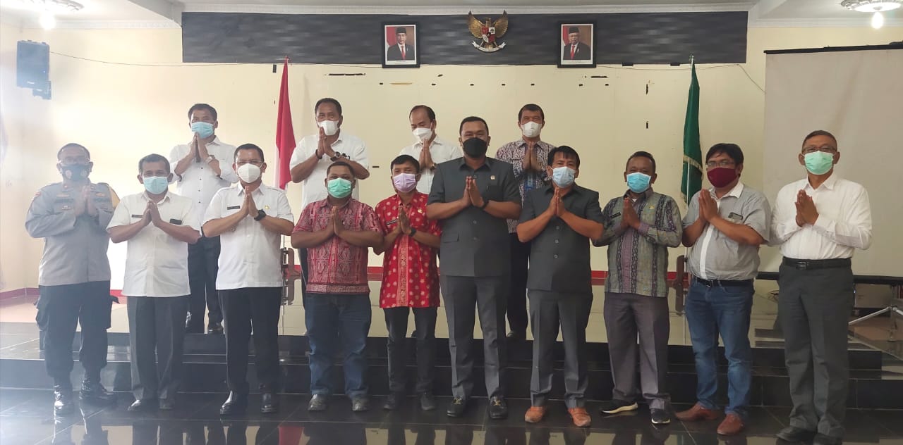 Pemkab Toba Akan Fasilitasi Pertikaian Masyarakat Natumingka dan TPL