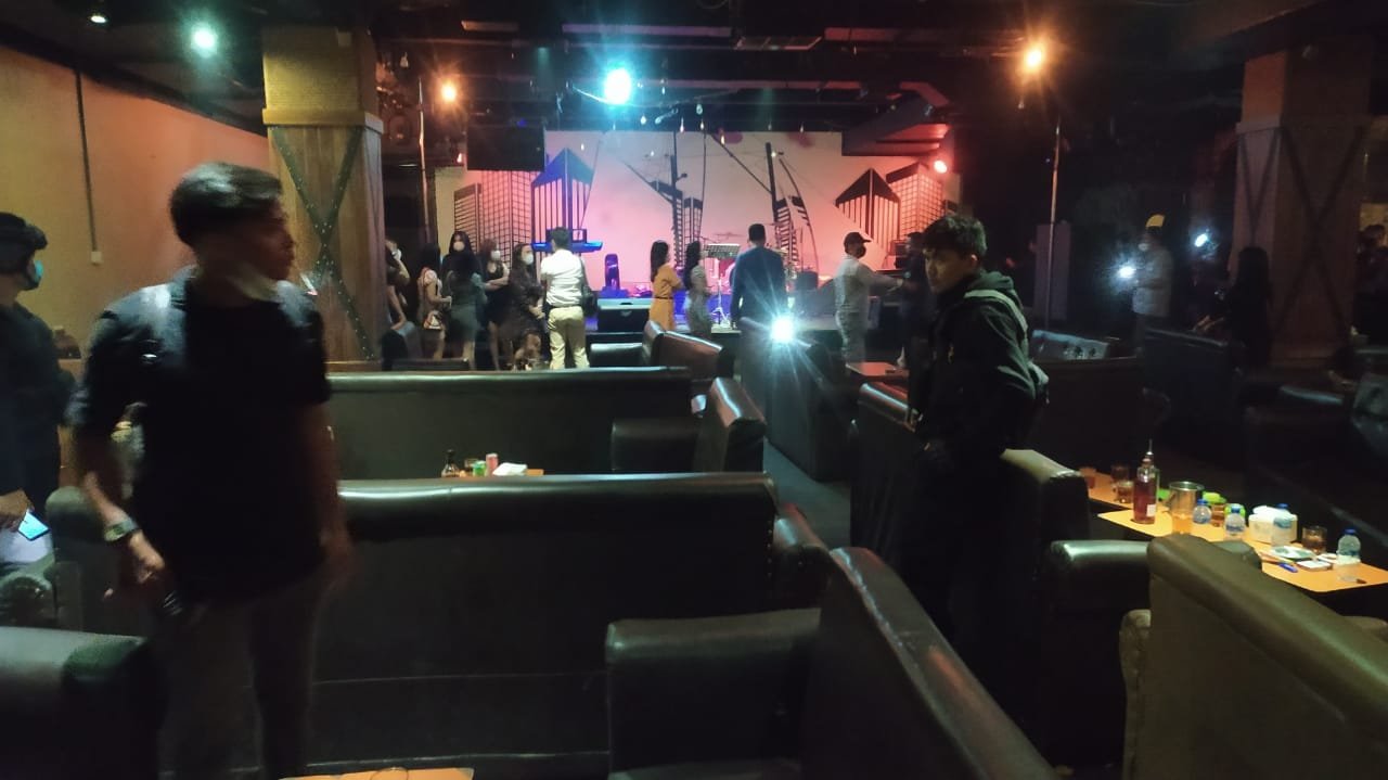 Gelar Ops Yustisi, Polsek Medan Timur Amankan Puluhan Pria dan Wanita Langgar Prokes