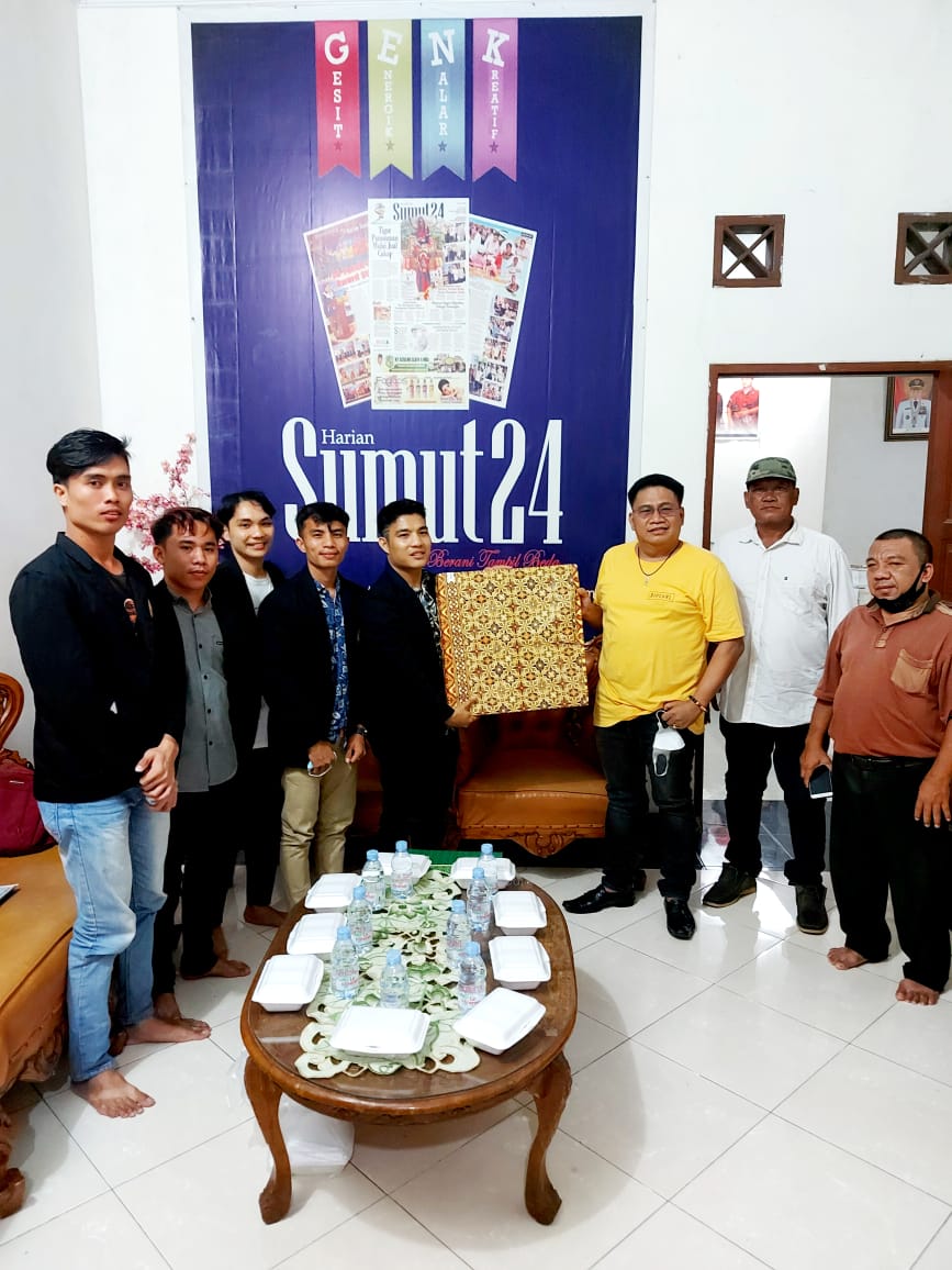 Mahasiswa Magang Fakultas STIE IBMI Medan Pamitan dengan CEO/Pimred Group Media Sumut24
