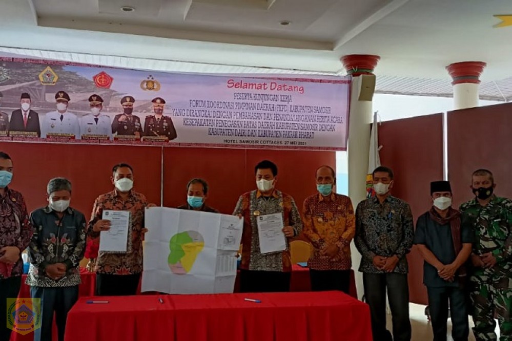 Pemkab Pakpak Bharat dan Pemkab Samosir Tanda Tangani Kesepakatan Penegasan Batas Daerah