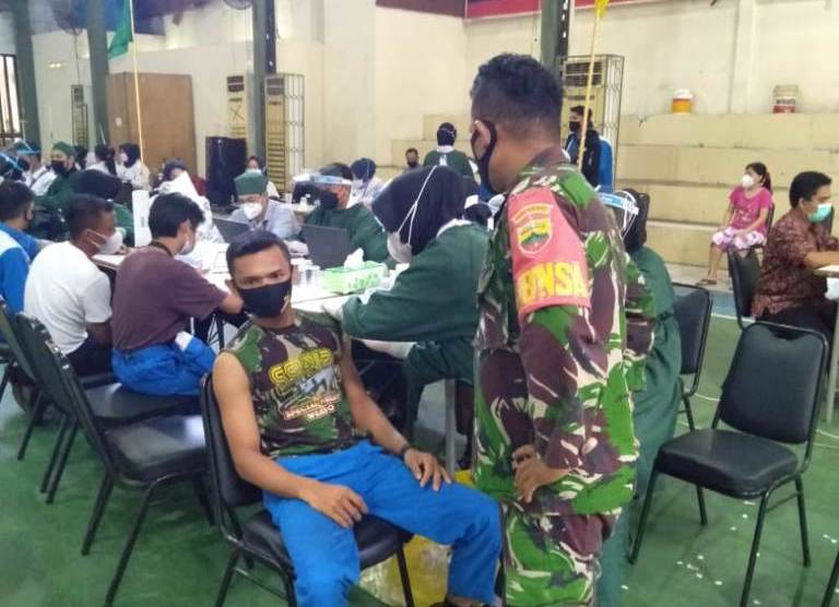 Kodim 0312/Padang Gelar Vaksinasi Covid-19 Untuk Pelaku Ekonomi