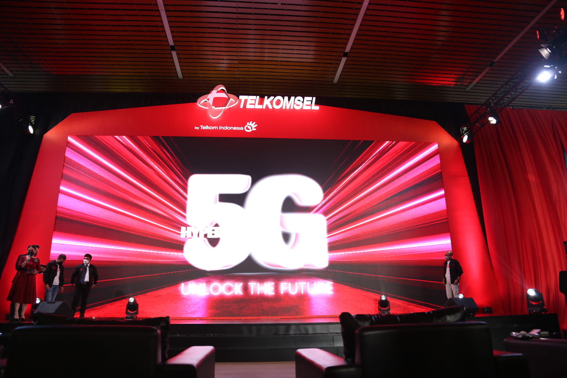 26 Tahun Perkuat Ekosistem Digital Bangsa  Telkomsel Luncurkan Layanan 5G Pertama di Indonesia