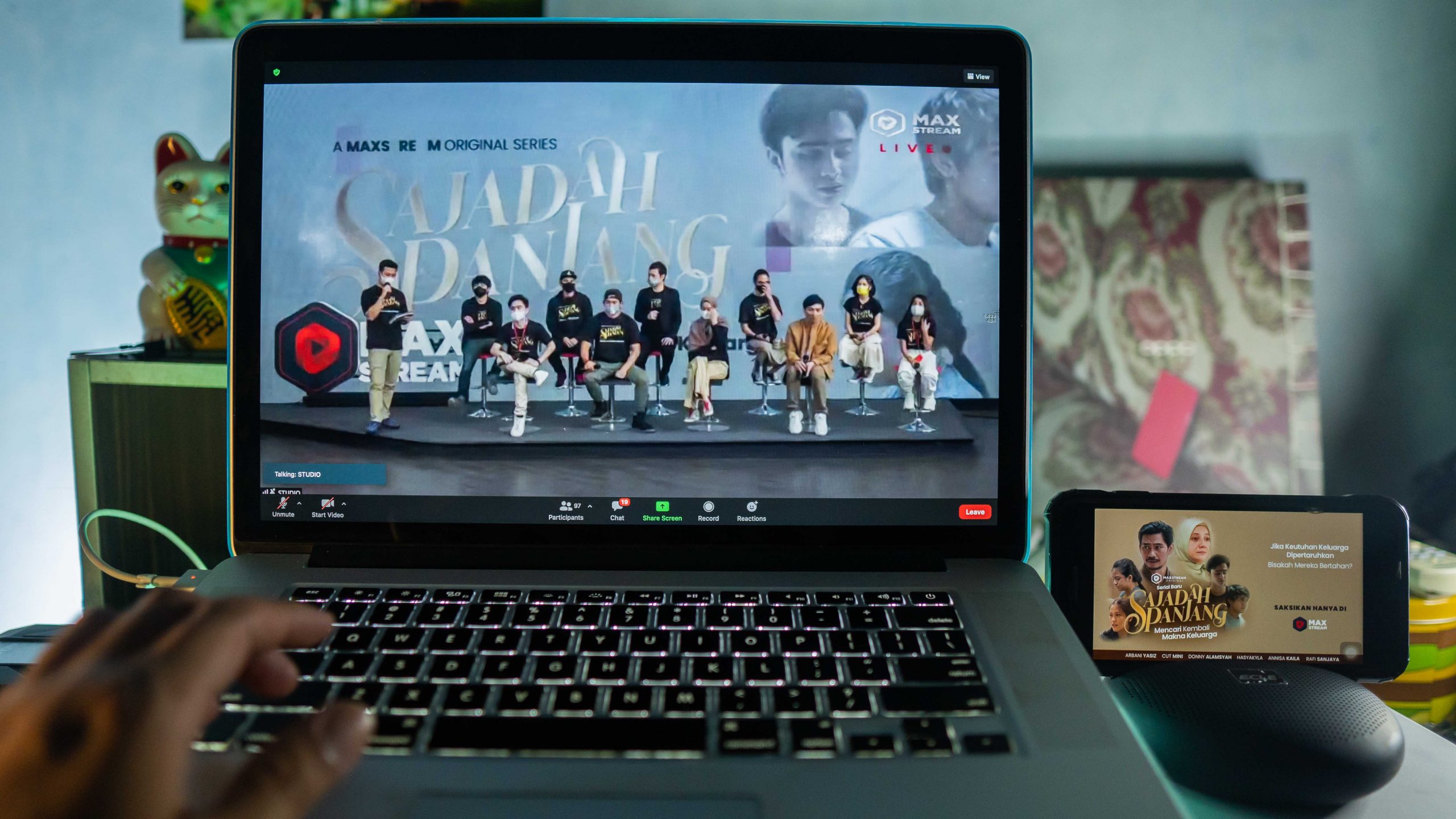 MAXstream Rilis Sajadah Panjang, Serial Orisinal Terbaru Spesial Ramadan