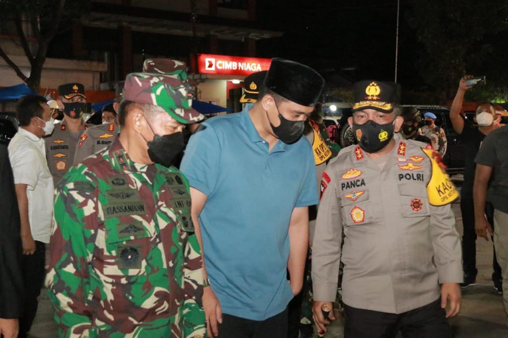 Wali Kota Tinjau Pelaksanaan Penyekatan Pawai Takbir