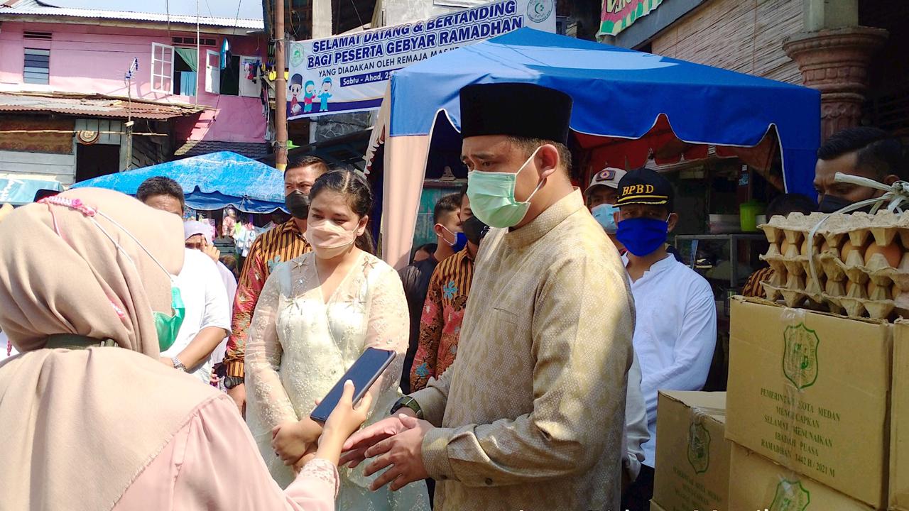 1 Syawal, Bobby Ajak Kahiyang Blusukan Tinjau Warga Terdampak Banjir Luapan Sungai Deli