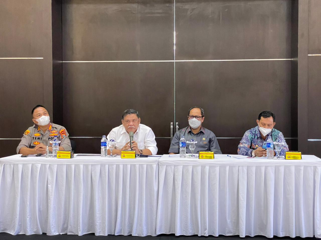 Wakil Bupati Bersama Kapolresta Deli Serdang Himbau Kades Dan Pelaku Usaha Patuhi Instruksi Gubernur Sumut