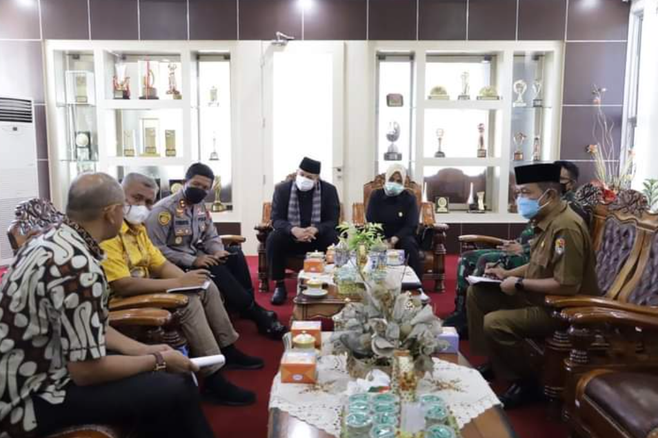 Terkait Kota SolokÂ  zona orange,Wako Pimpin Rapat Bersama Forkopimda