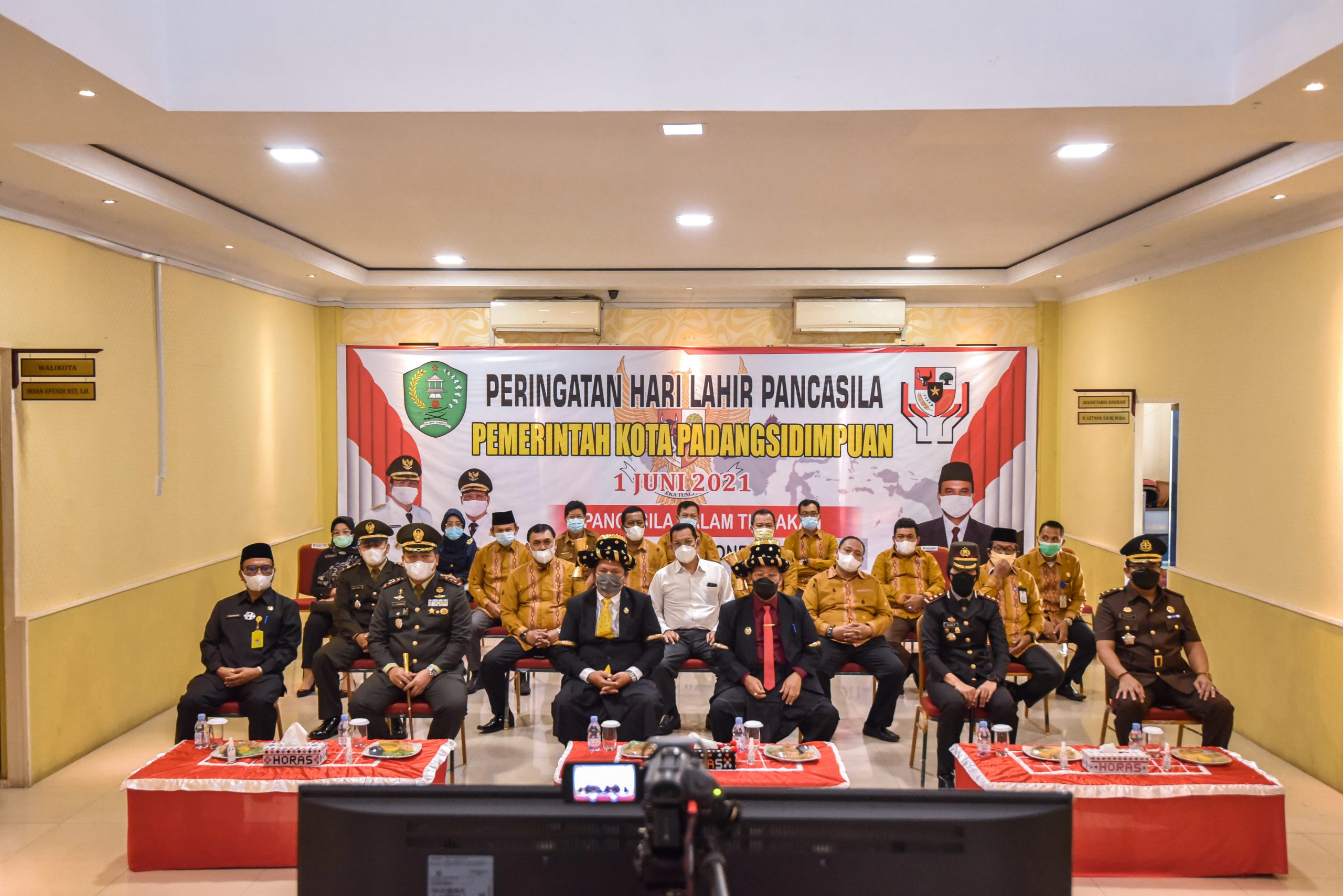 Walikota Bersama Forkopimda mengikuti Upacara Peringatan Hari Lahir Pancasila secara virtualÂ 