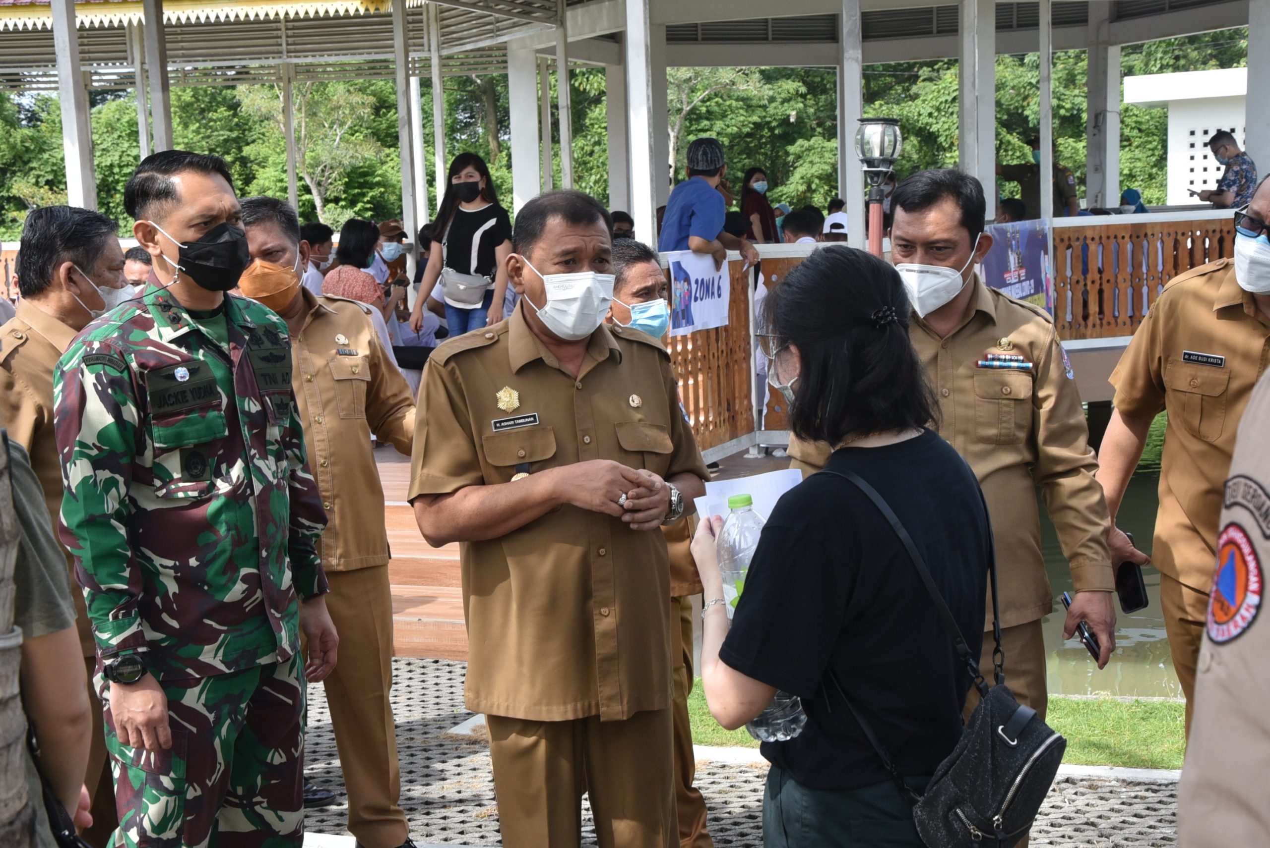 Bupati Tinjau Vaksinasi Massal 10.000 Orang di P3UD DS