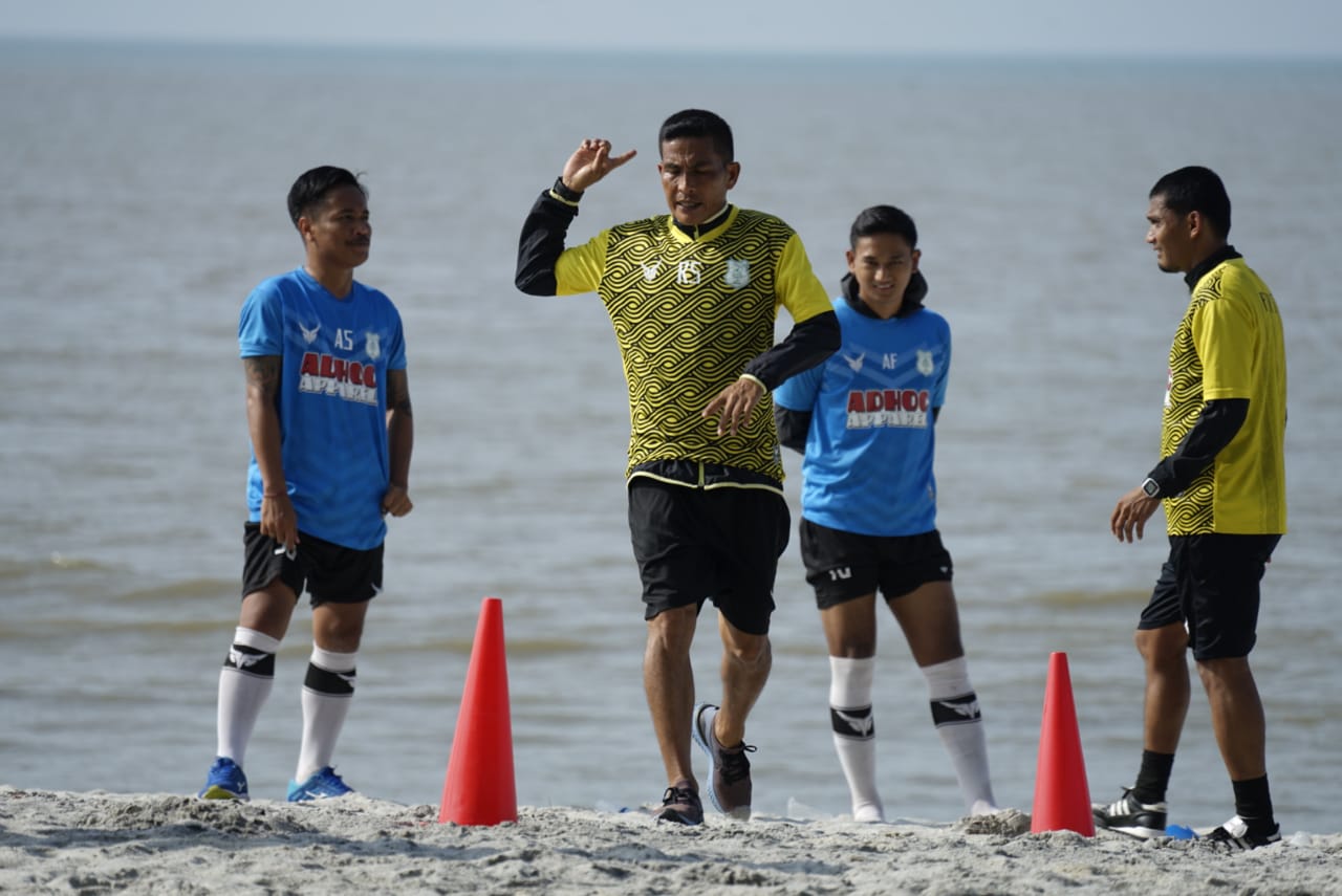 Latihan Di Pantai, Pelatih PSMS Harapkan Fisik Pemainnya Meningkat
