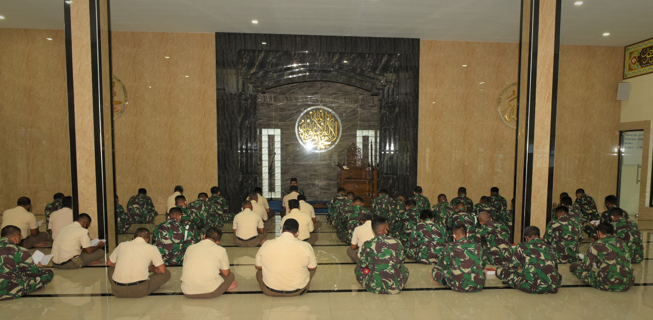 Mengenang 40 Hari Tenggelam KRI Nanggala-402, Prajurit Dan PNS Lantamal I Menggelar Doa Bersama