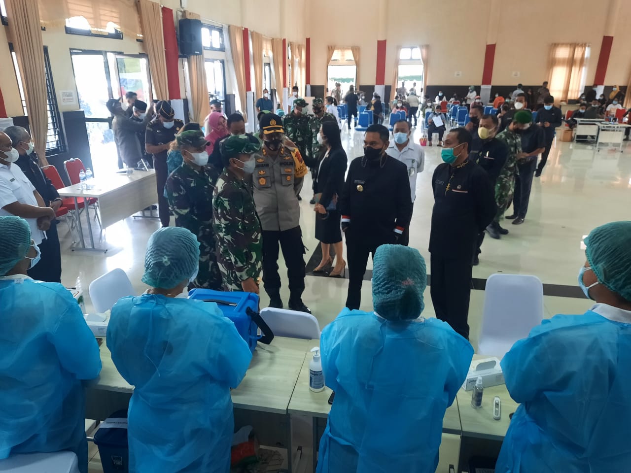 Kapolres Pakpak Bharat Bersama Forkopimda Meninjau Pelaksanaan Vaksinasi Massal