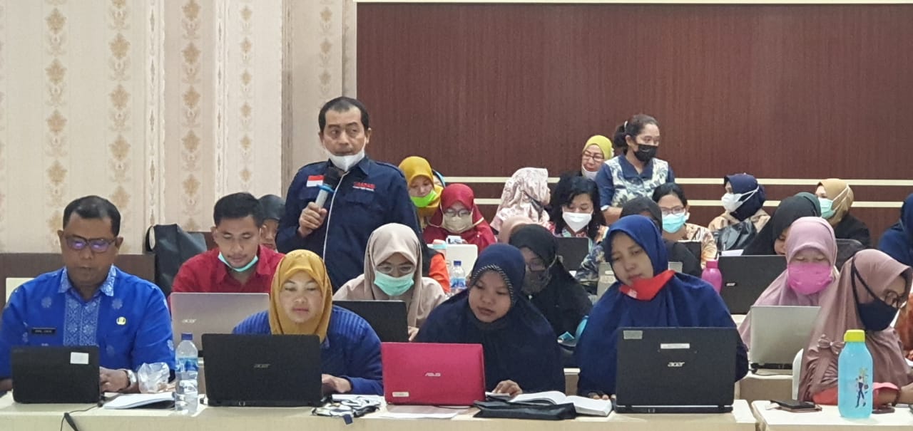 Bupati Zahir Tutup Manajemen Diklat Berbasis e-Mentoring,Ilyas :Â  Melalui GMPÂ  Supervisi Kolegial berbasis Website Wujudkan Tujuan Diklat
