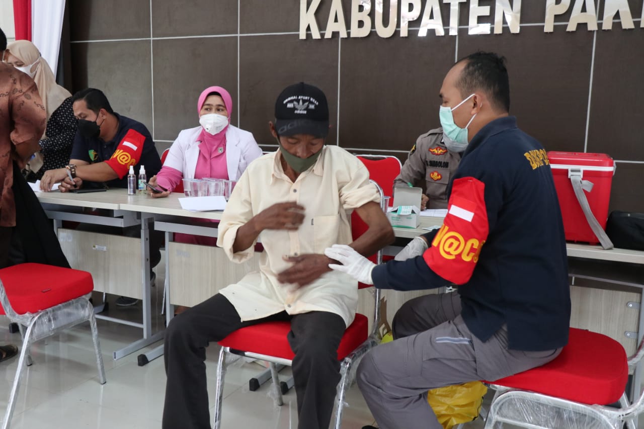 Polres Pakpak Bharat Bersama Forkopimda Berhasil Menyuntikan Vaksin Covid-19 Sebanyak 3057 Warga