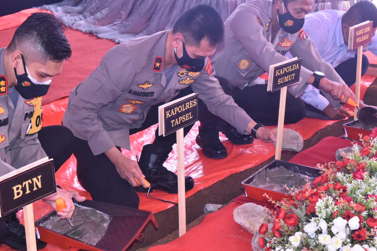 Wakapolda Sumut Letakan Batu Pertama Pembangunan Perumahan Bersubsidi Polres Tapsel.