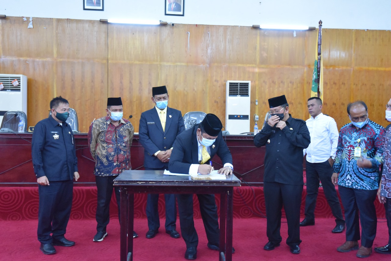 DPRD Sahkan Ranperda tentang RPJMD Kota Padangsidimpuan Tahun 2019 - 2023