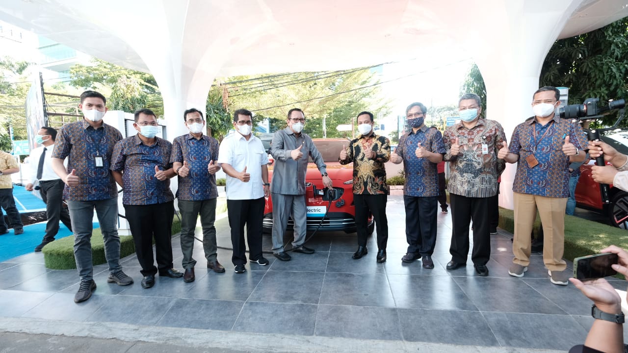 PLN Hadirkan SPKLU Pertama di Gerbang Indonesia Timur