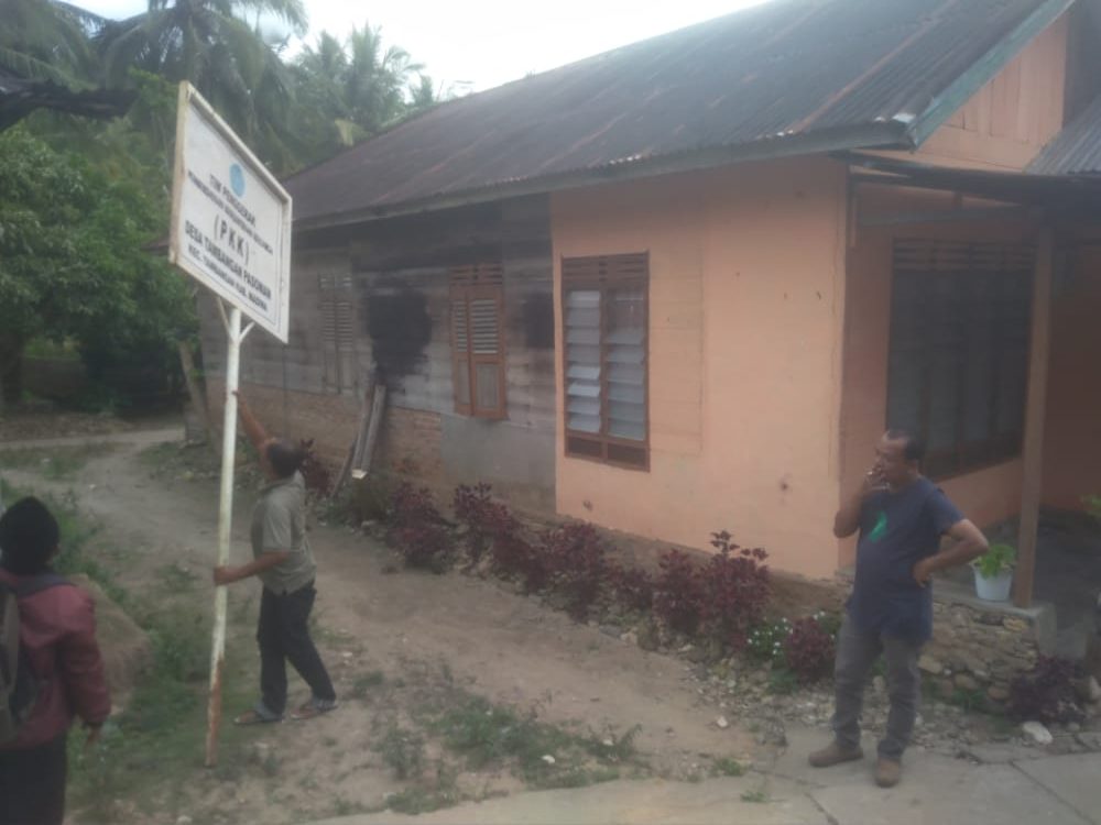 Tak Dapat Sinyal, PT Telkomsel Kunjungi Desa Tambangan