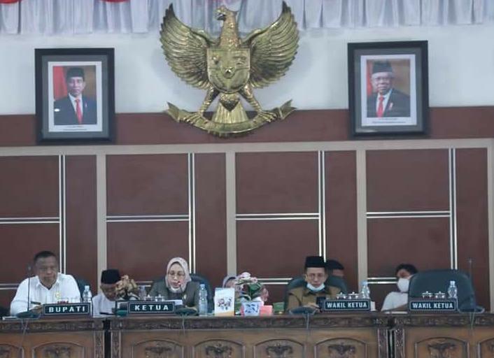 Mulyadi Simatupang Hadiri Rapat Paripurna DPRD Tentang Laporan Pertanggungjawaban Bupati