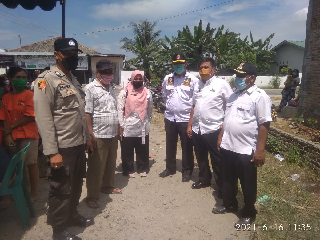 Sekda Deli Serdang tinjau Vaksinasi di Desa Sei Tuan Pantai labu