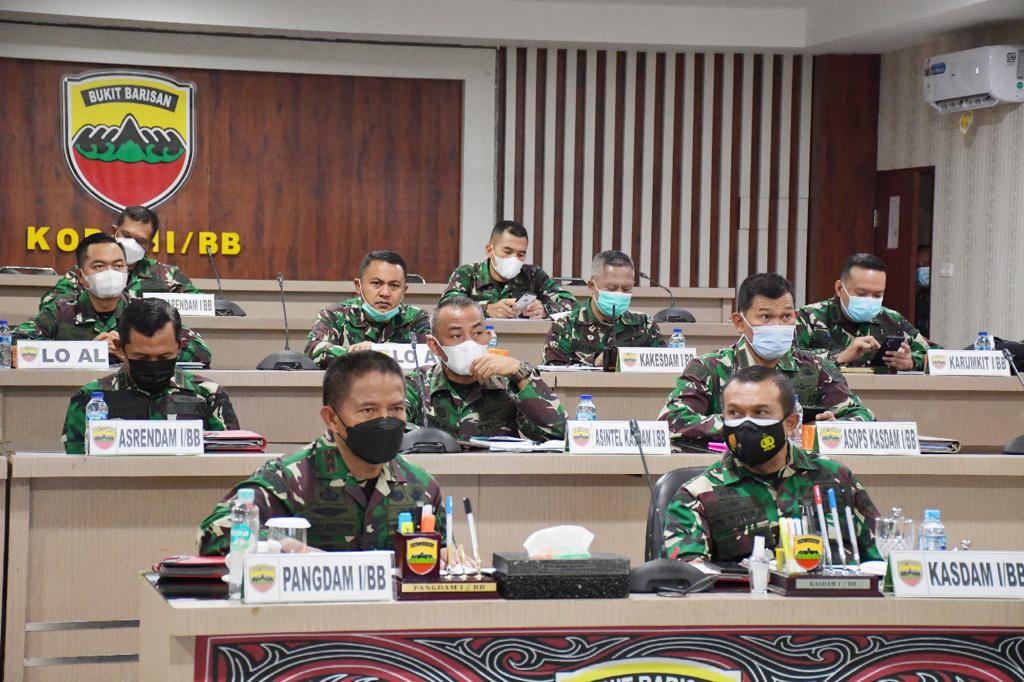 Melalui Vidcon, Pangdam I/BB Ikuti Rakor Percepatan Penanganan Covid-19 dengan Kepala Staf Kepresidenan RI
