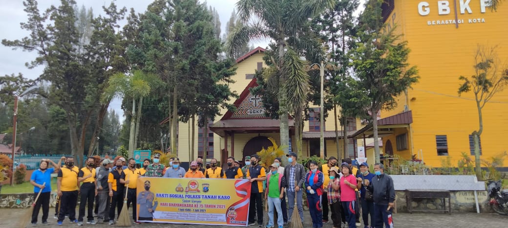 HUT Bhayangkara ke-75, Polres Karo Gelar Bakti Sosial